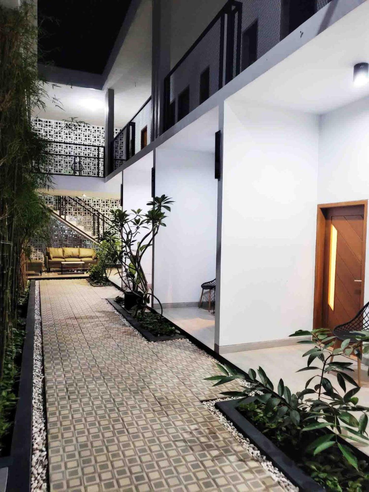 Cabin15 - Syariah Blitar Exterior foto